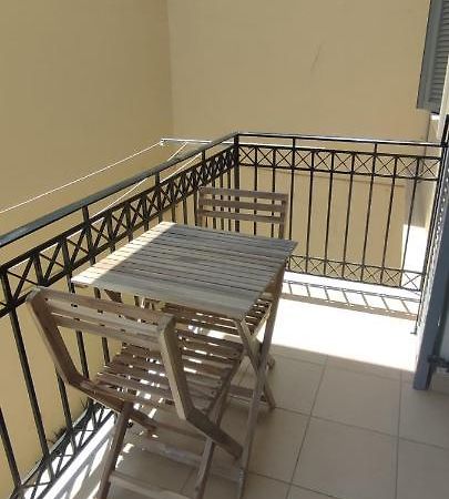 Nicol'S Apartment 埃尔莫波利斯 外观 照片