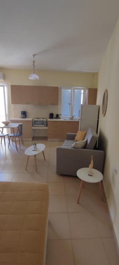 Nicol'S Apartment 埃尔莫波利斯 外观 照片